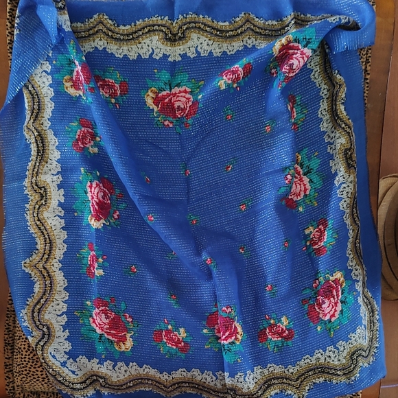 Scarf? - Picture 1 of 3